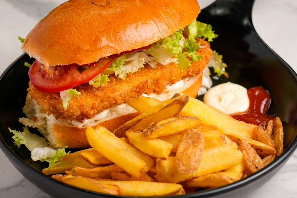 CHICKEN BURGER
